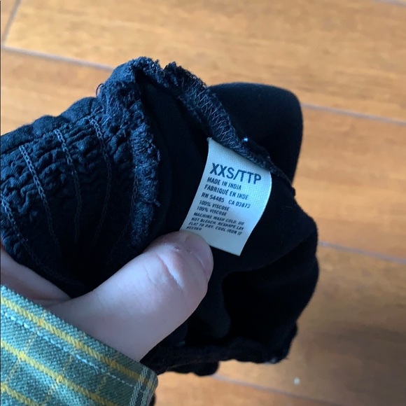 Black high waisted shorts - Picture 3 of 4